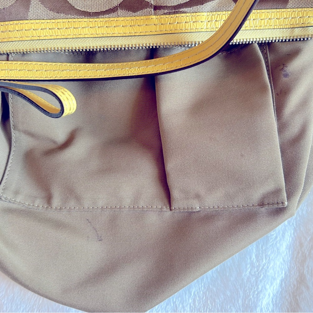 GUC Coach F13674 signature stripe canvas shoulder bag in khaki & yellow 🤎💛 - Picture 8 of 11